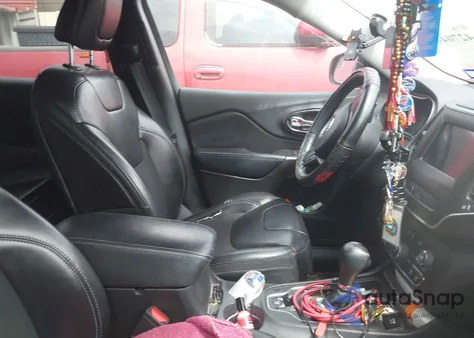 2019 Jeep Cherokee Latitude Plus Fwd from USA, damaged, VIN 1C4PJLLB9KD120336